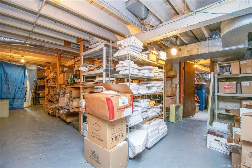 492 Enfield St, Enfield, CT 06082